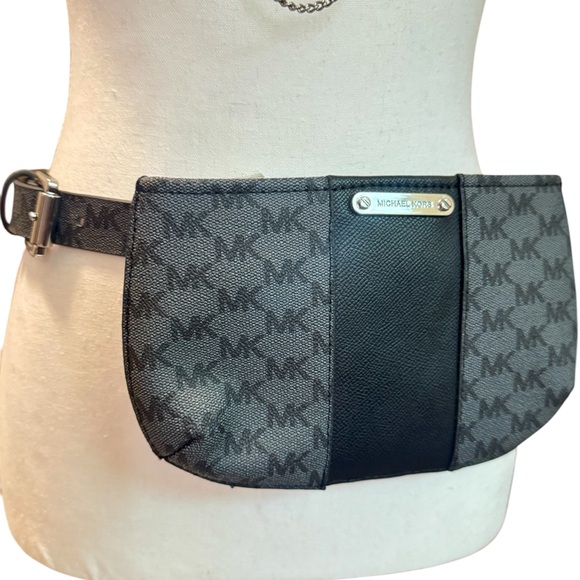 Michael Kors Handbags - Michael Kors | Black/Gray Signature Logo Belt Waist Bag (L/XL)